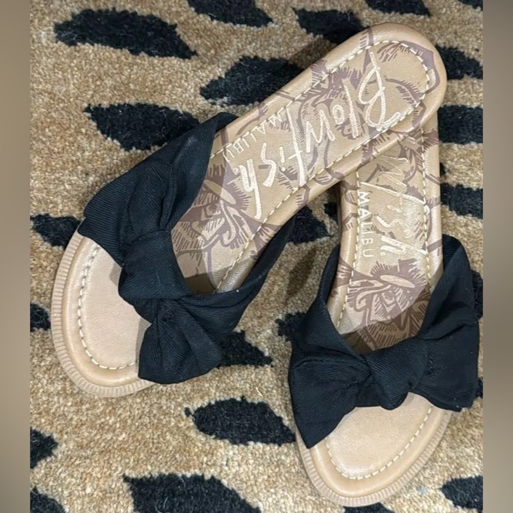 Blowfish Women's Black and Tan Sandals
